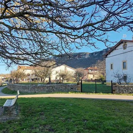 Casa Entera En Merindades Con Txoko Y Patio, A 50 Min De Bilbao